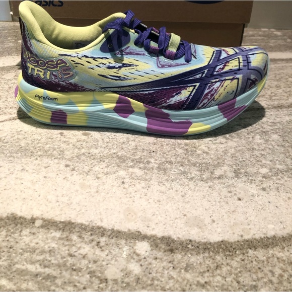 ASICS TriNoosa 15 women size 6.5 New - Picture 1 of 10